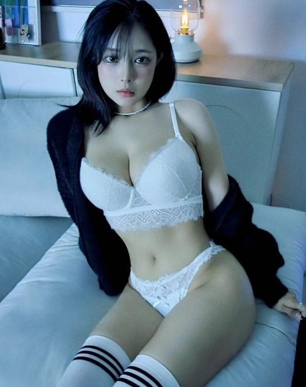 헐벗은녀